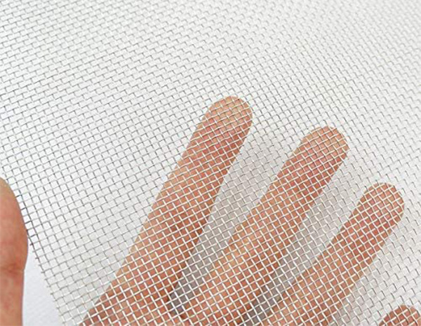 What should I pay attention to when buying stainless steel mesh?