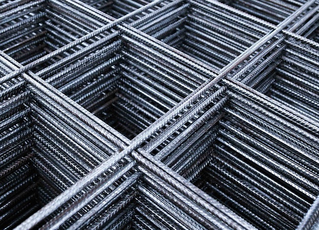 Foreign Customers View The Poduction Process Of Steel Welded Mesh