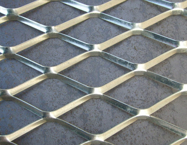 The difference between cold-dip galvanizing and hot-dip galvanizing in diamond steel mesh