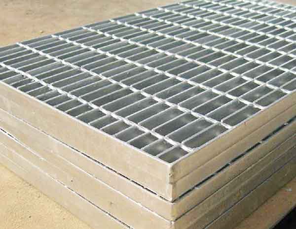 How to maintain and care for steel grating to extend its service life?