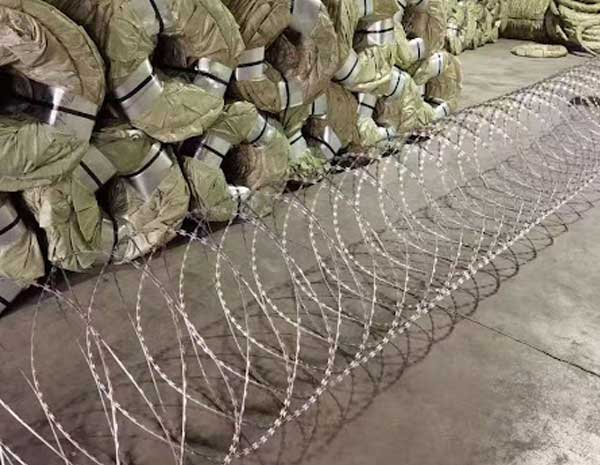 Corrosion-resistant properties of barbed wire