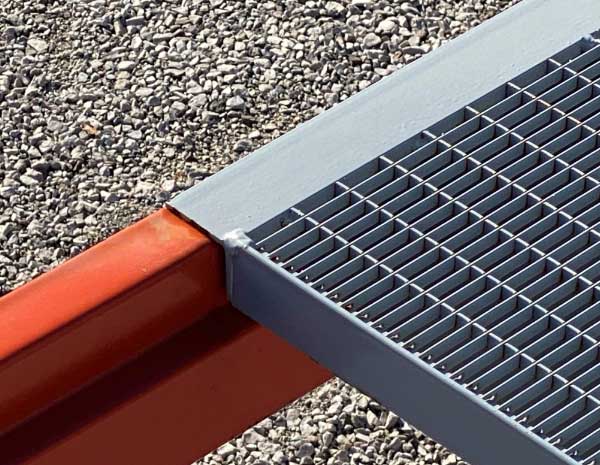 How long is the corrosion resistance of hot-dip galvanized steel grating?