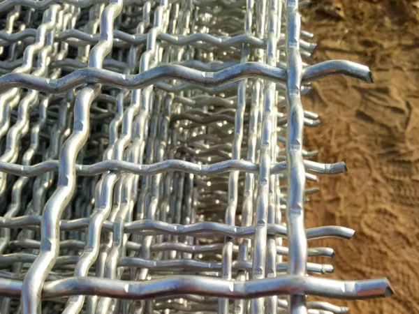 Proper operation can protect the screen from rapid wear.