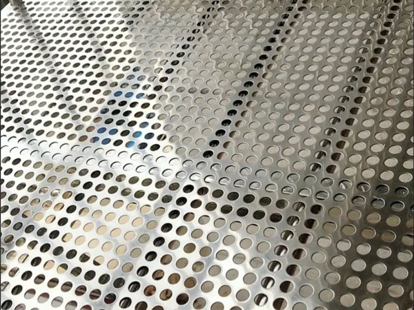 The Widespread Application of Perforated Isolation Mesh in Urban Construction