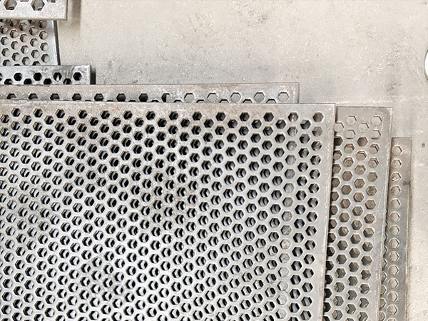 Wear-Resistant Perforated Steel Screens | A Heavy-Duty Powerhouse for Mining and Aggregate Screening
